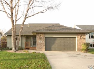5013 E Blueridge Dr, Sioux Falls, SD 57110