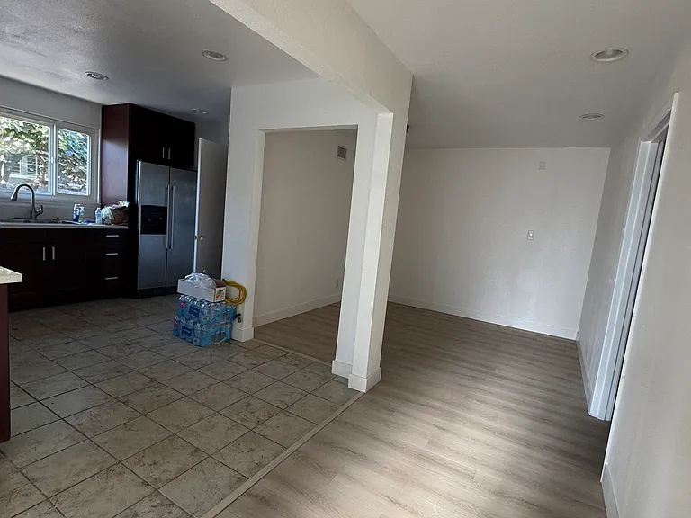 528 N Placentia Ave — Photo 10