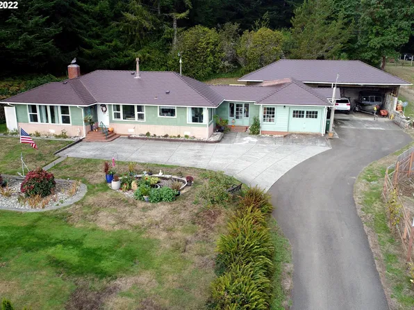 89123 Highway 42 S, Bandon, OR 97411