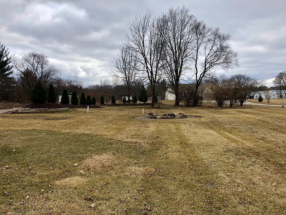 2nd image of N53W30049 Arrowhead Dr