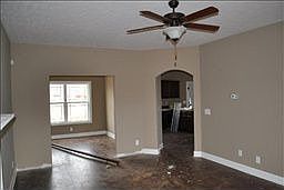 5th image of 66 Franklin St