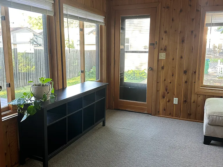 2421 Decatur Ave S — Photo 12