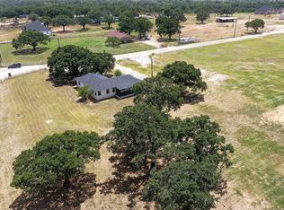 114 Robles Ln, Alvord, TX 76225