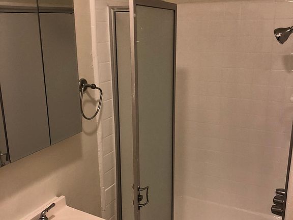 3rd image of 802 W Knoll Dr APT 104