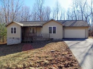3114 Yuork Dr, Crossville, TN 38572