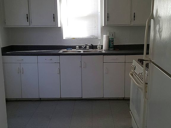 4th image of 2101 Askew Ave