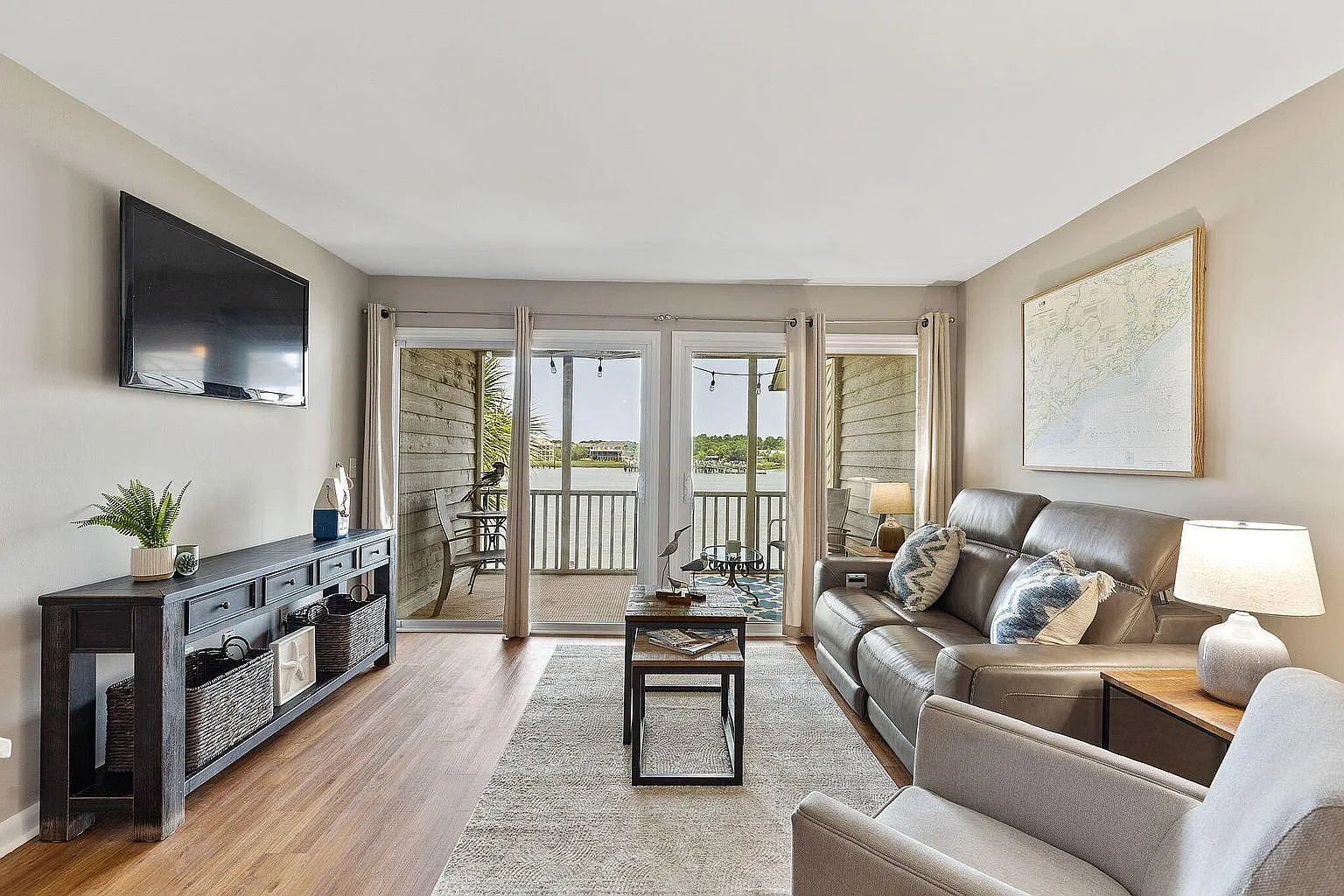 2 bed, 1340 sqft, $3,820 — Photo 2