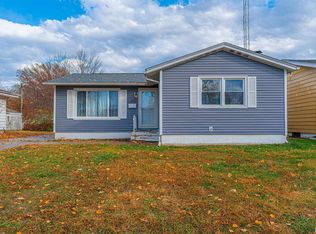 1804 Fairfield Dr, Springfield, IL 62702