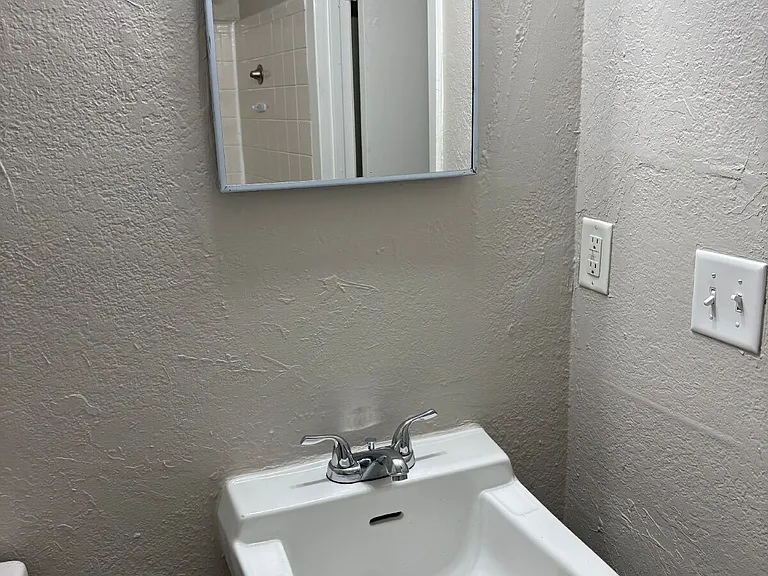 208 Valley View Ave #10 — Photo 45