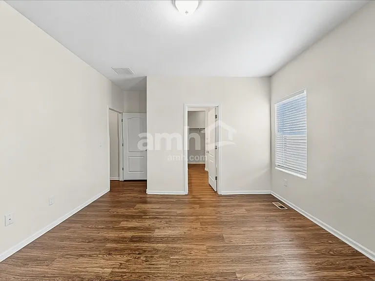 551 Reserve Ave — Photo 9