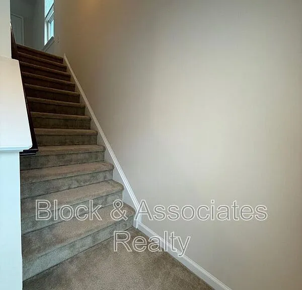 238 Begen St — Photo 30