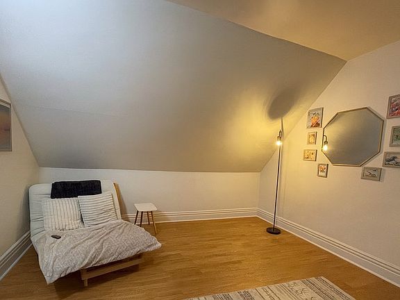3rd image of 139 Caroline St #10