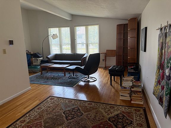 3rd image of 55 Esty Farm Rd