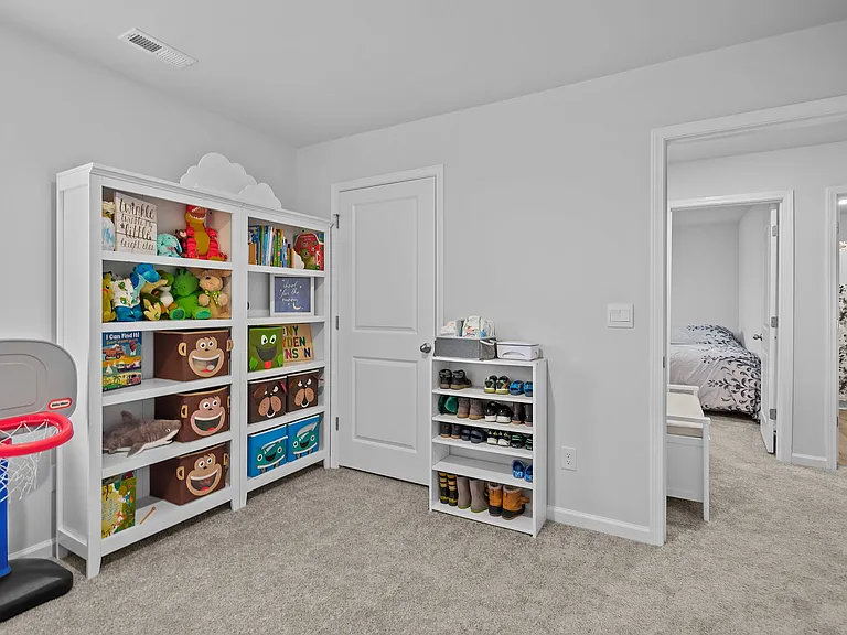 402 Folkstone Rd — Photo 25