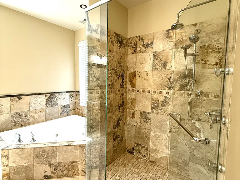 410 Lancaster Ave — Photo 32