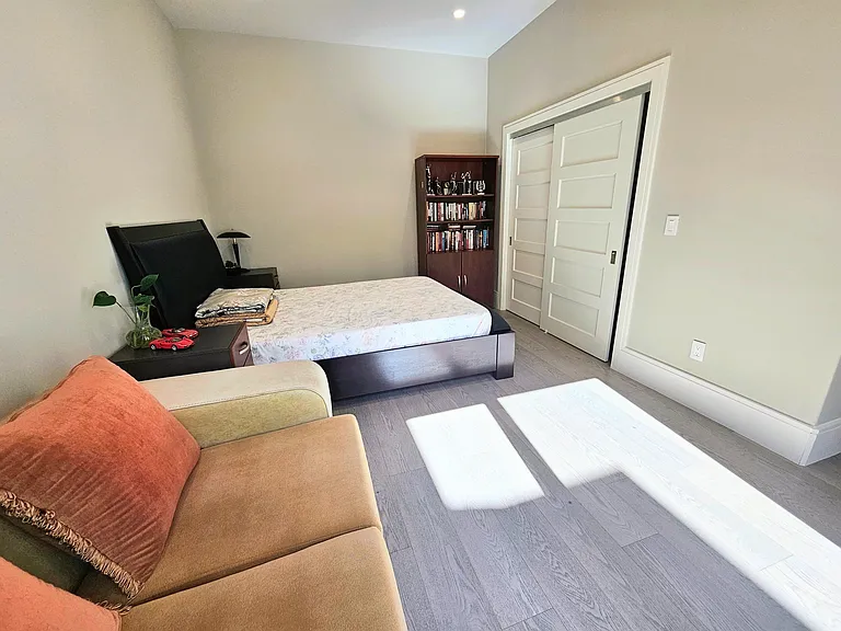 Bonnie Brae Ln — Photo 8
