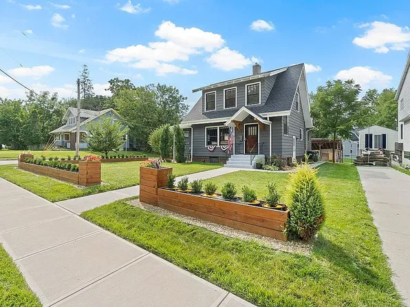 629 Kirkwood Ave, Iowa City, IA 52240