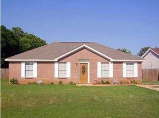 200 Foxdale Rd, Millbrook, AL 36054