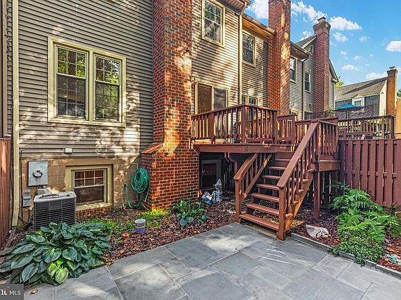 2nd image of 2850 Kelly Sq