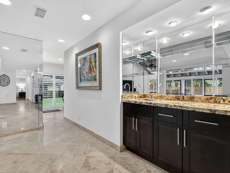 804 Foxpointe Cir — Photo 19