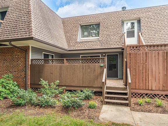 4th image of 297 Summerwalk Cir