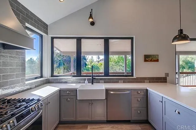 Vista Sierra Dr — Photo 11