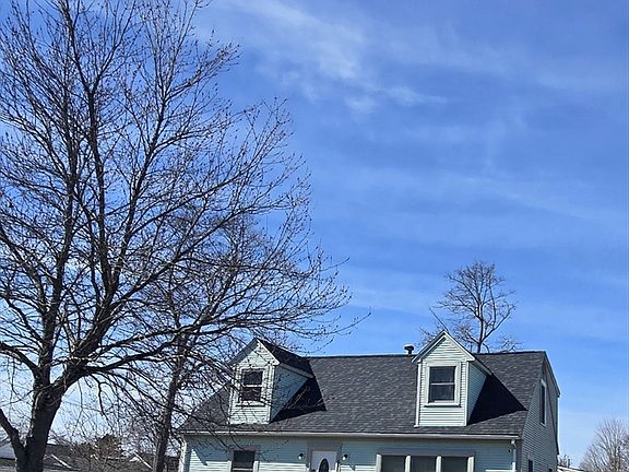 2nd image of 89 Kingman St