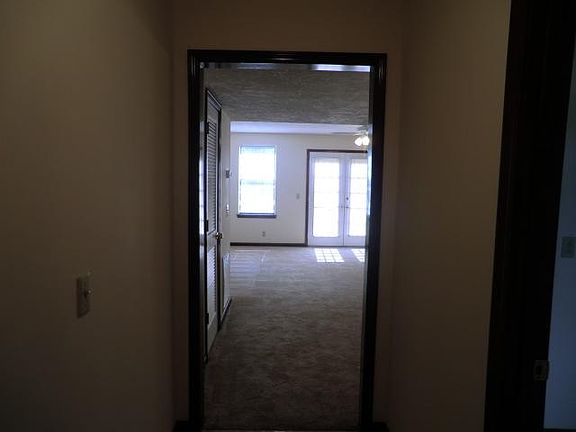 4th image of 402 Clearwater Dr