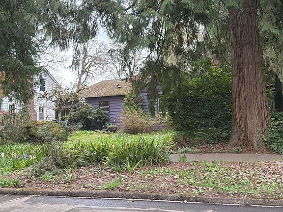 3rd image of 1170 21st St NE