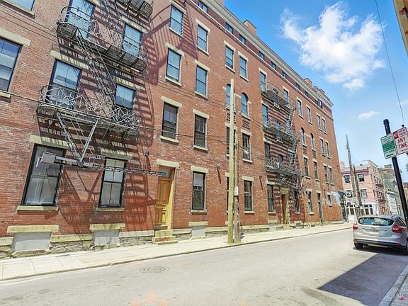 2nd image of 34 E 14th St APT 301