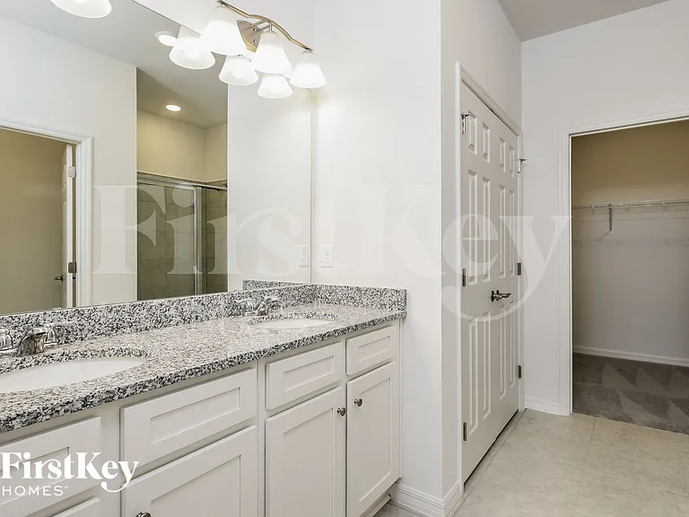 1585 Isleta Loop — Photo 11