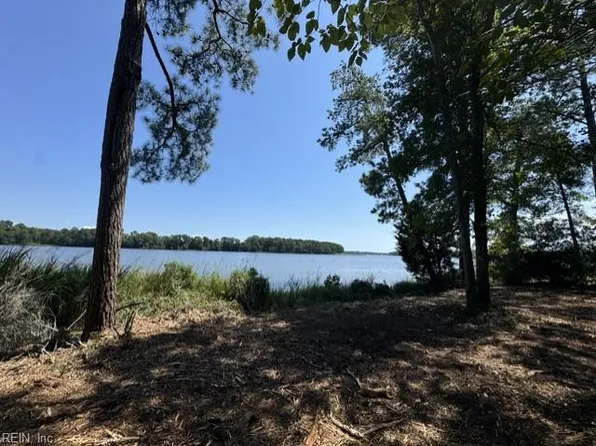 Highgate Ln, Gloucester, VA 23061
