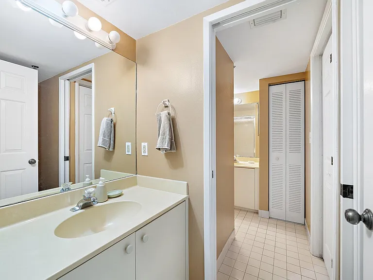 275 Palm Ave #C203 — Photo 16