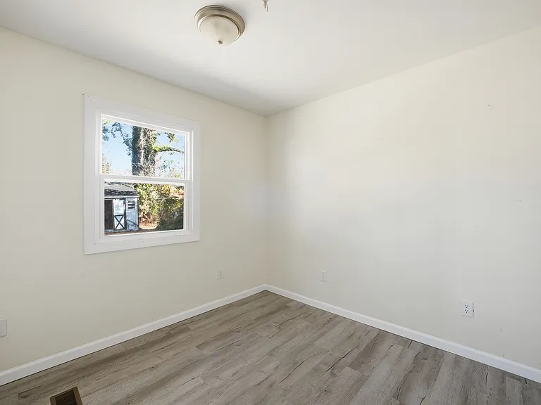 1212 Harris Dr — Photo 8