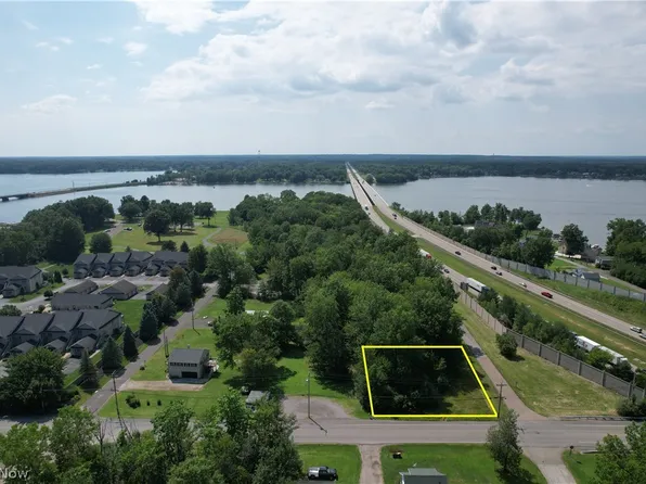 N East River Rd, Lake Milton, OH 44429