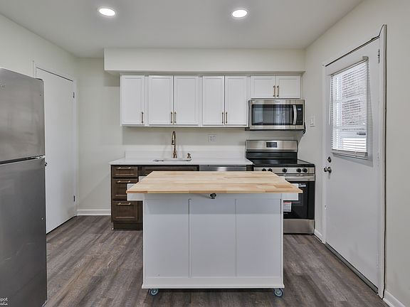 3rd image of 305 S Warminster Rd #A4