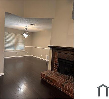 4th image of 908 Tennis Villa Dr