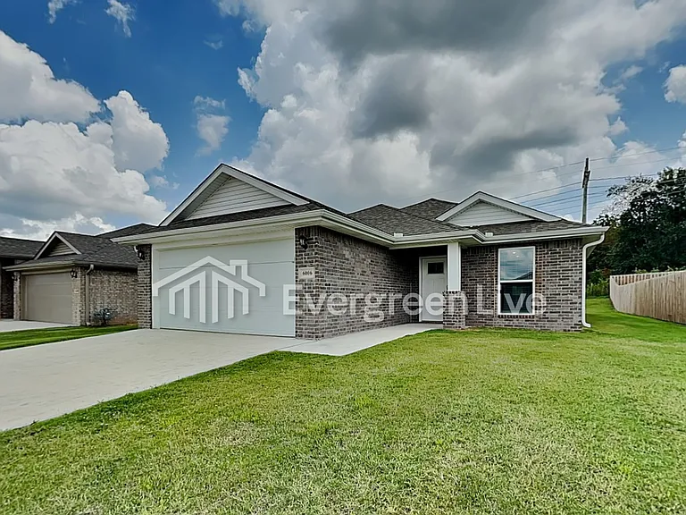 6006 NW Grant St — Photo 1