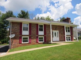 579 Suncrest Dr, Bristol, VA 24201