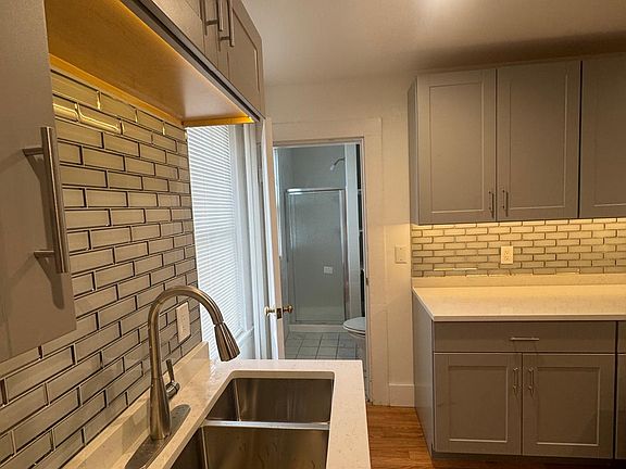 4th image of 22-24 Everett Sq #2