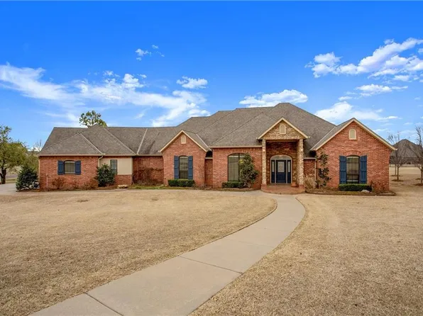 8312 Redhawk Ln, Edmond, OK 73034