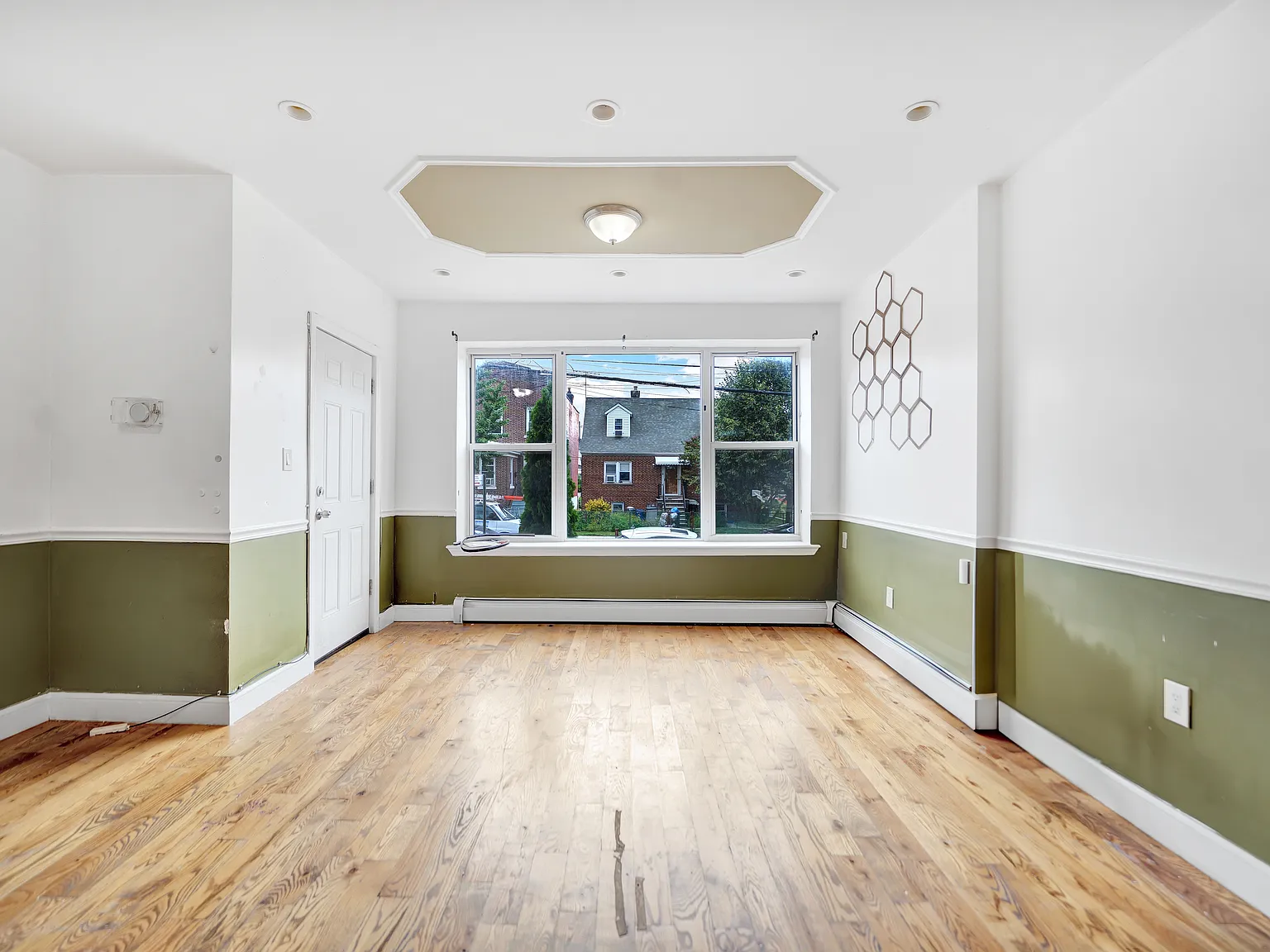 2 bed, 1860 sqft, $2,700 — Photo 1