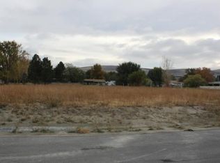 1975 W 32nd Ave, Kennewick, WA 99337