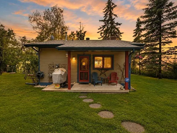 361 SW Birchcliff Rd, Birchcliff, AB T4S 1R6