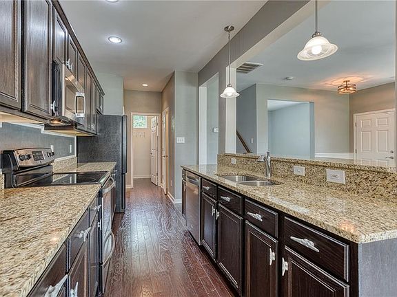 5th image of 3215 Kenton Ct