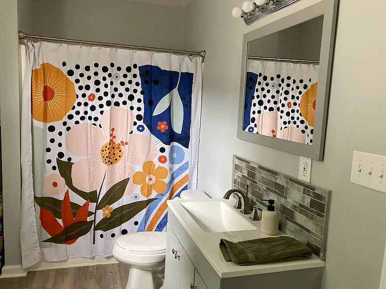 172 Eddie St — Photo 4