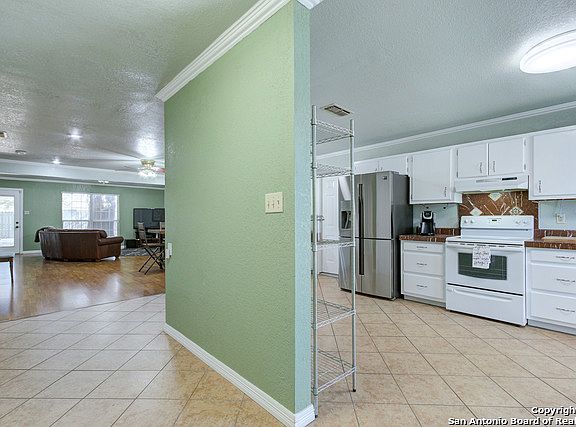 4th image of 4034 Shenandale St
