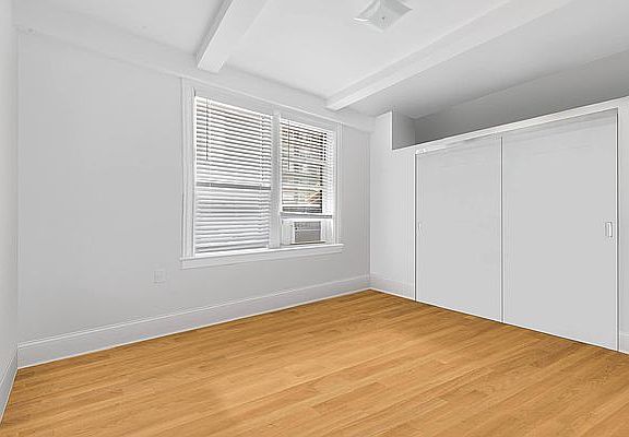 3rd image of 200 W 70th St APT 2G