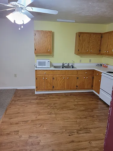 120 S Lewis St #4 Photo 1