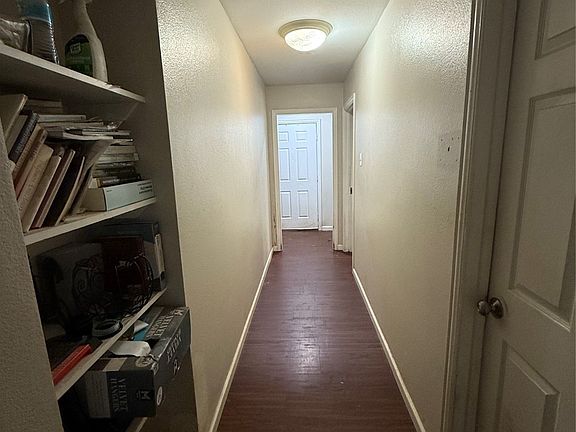 2nd image of 2721 Westview Dr